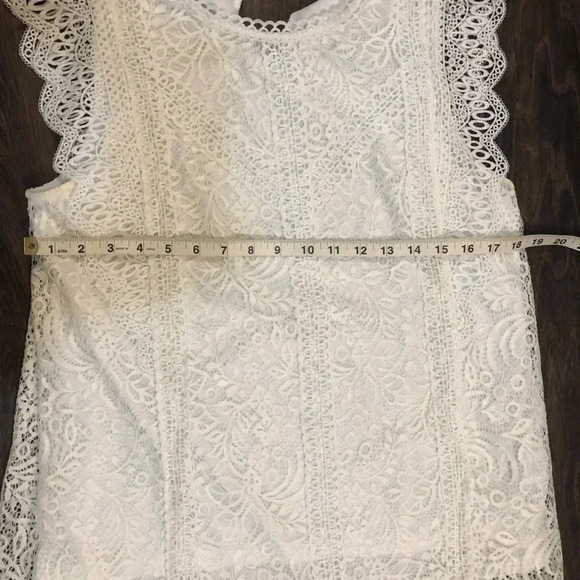 Cable & Gauge Solid White Lace Detailed Cap Sleeve Top Women's Size Large - Picture 12 of 12
